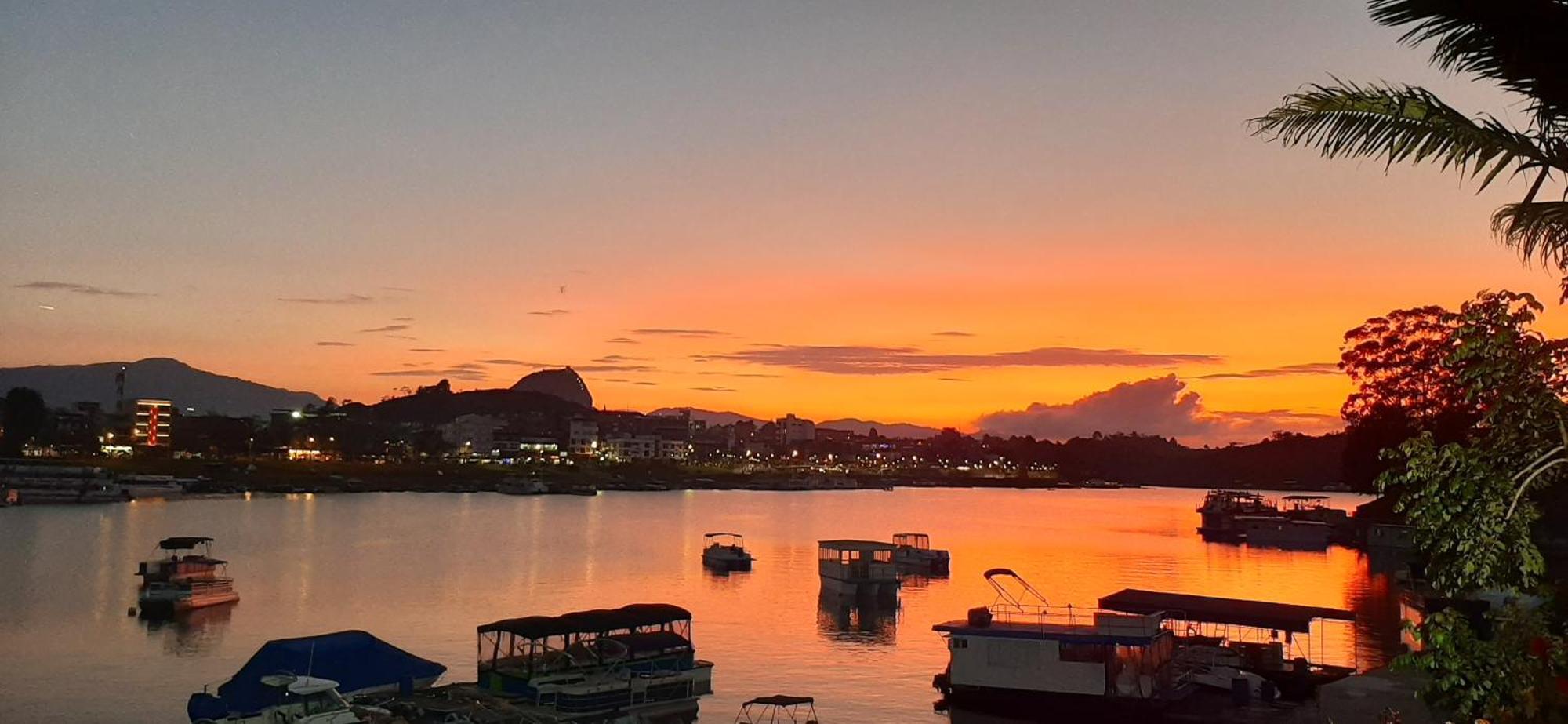 Hotel Real กัวตาเป ภายนอก รูปภาพ